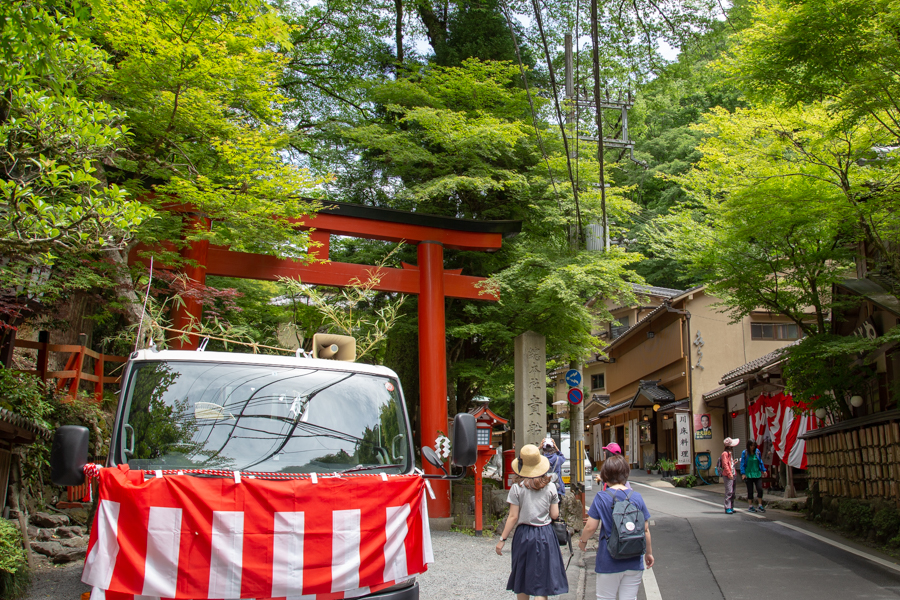 夏の貴船神社