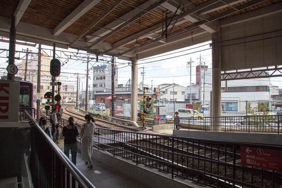 帷子ノ辻駅　踏切